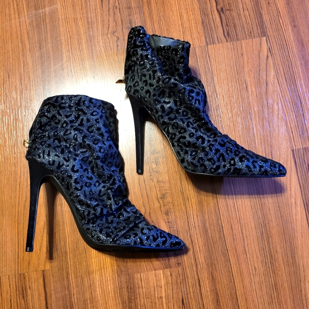 Ladies stleto size 8